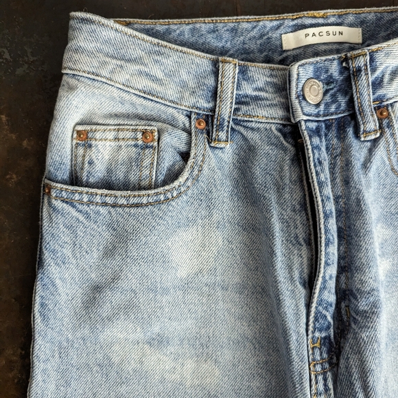 PacSun Distressed 90s Boyfriend Jeans - Picture 2 of 12